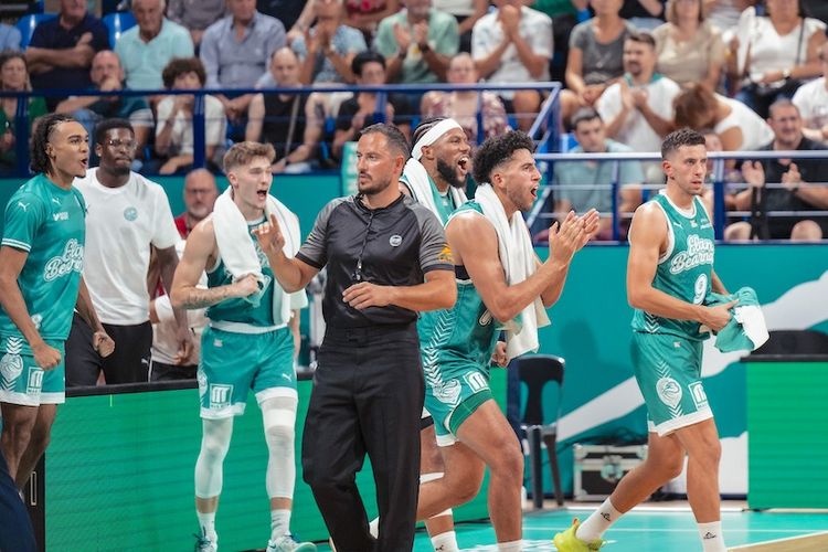 BALLE ORANGE - L’Élan Béarnais lance sa saison victorieusement